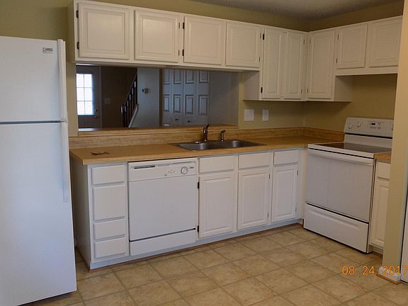 3rd image of 9731 Candace Ct