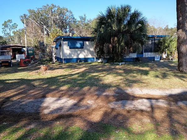 126 Golf Course Ln, Crescent City, FL 32112