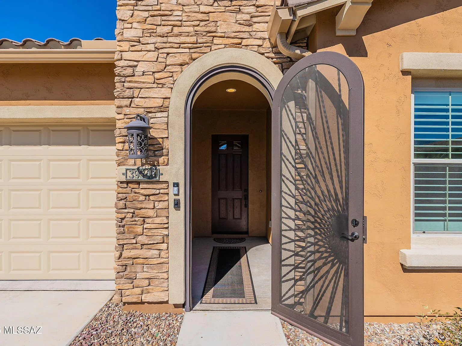 2 bed, 1.5 bath, 1638 sqft, $2,700 — Photo 3