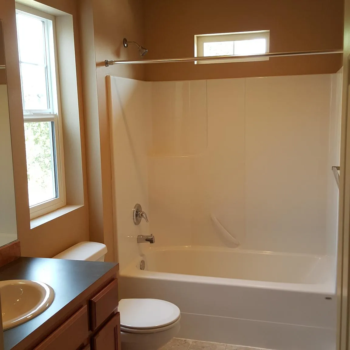 3 bed, 2.5 bath, 1700 sqft, $3,200 — Photo 3