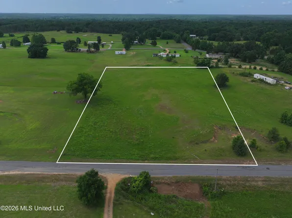 428 Cherry Tree Ln, Coldwater, MS 38618