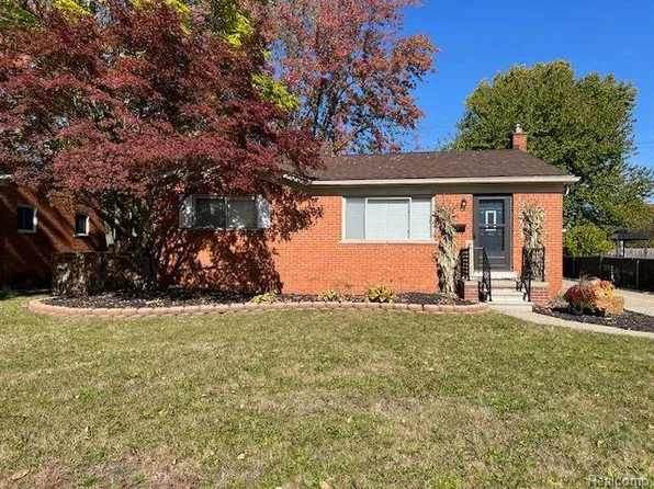 32724 Cambridge St, Garden City, MI 48135