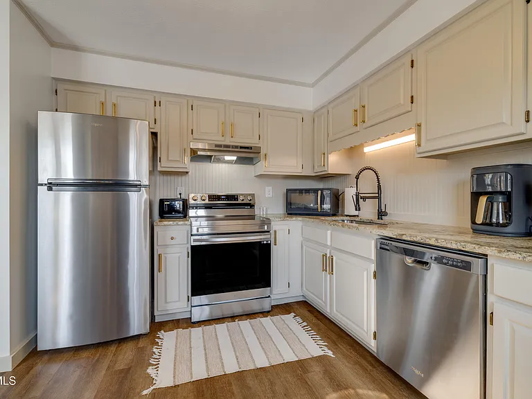 109 Mayfield Dr #2 — Photo 9