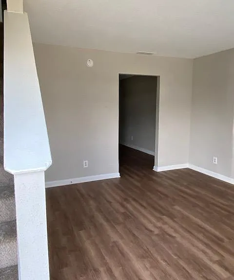 425 Homestead St #C — Photo 8