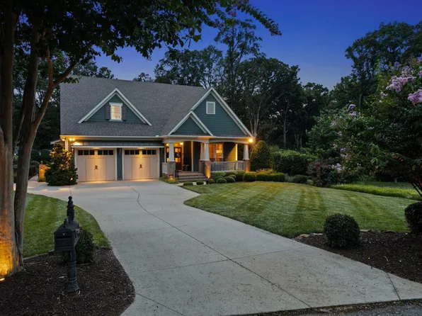 16 Willow Springs Dr, Greenville, SC 29607