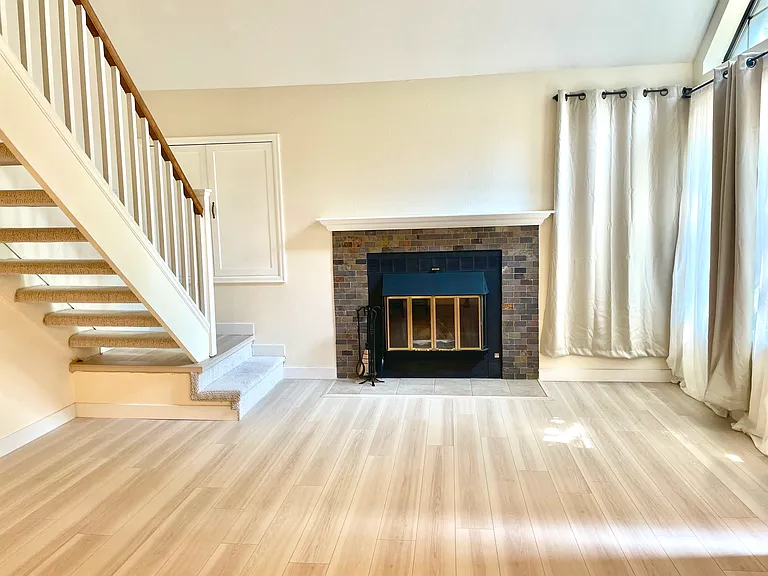 836 S Vance St #E — Photo 1
