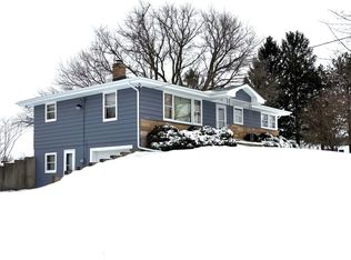 2208 Stieg Rd, Woodstock, IL 60098