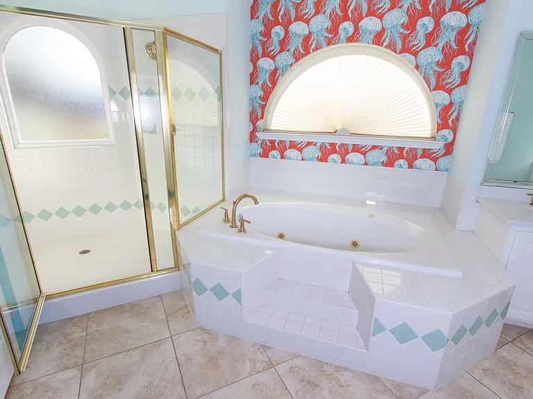 7591 N Shores Dr — Photo 35