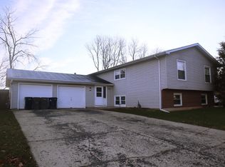 365 Princeton Ave, Elgin, IL 60123