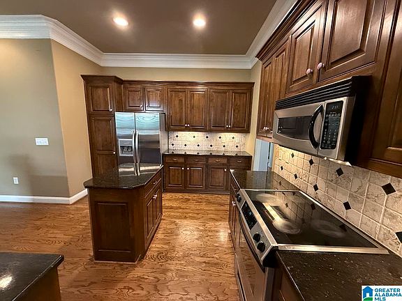 5th image of 109 Glengerry Dr