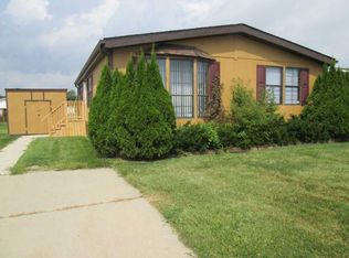 25206 S Aztec Cir, Flat Rock, MI 48134