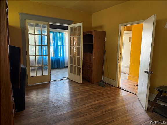 5th image of 27 Cayuga St