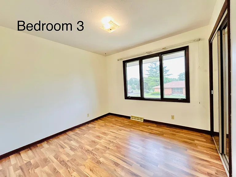 8001 Sandalwood Dr — Photo 13