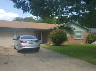 1613 Lee St, Kaufman, TX 75142
