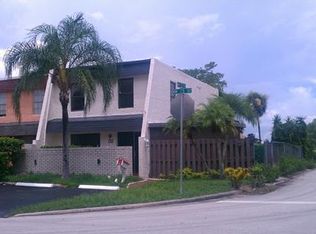 7333 NW 75th St, Tamarac, FL 33321