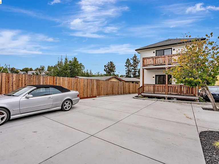 2443 13th Ave — Photo 34