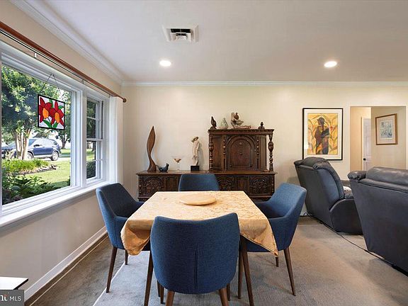 4th image of 25 Algonquin Rd