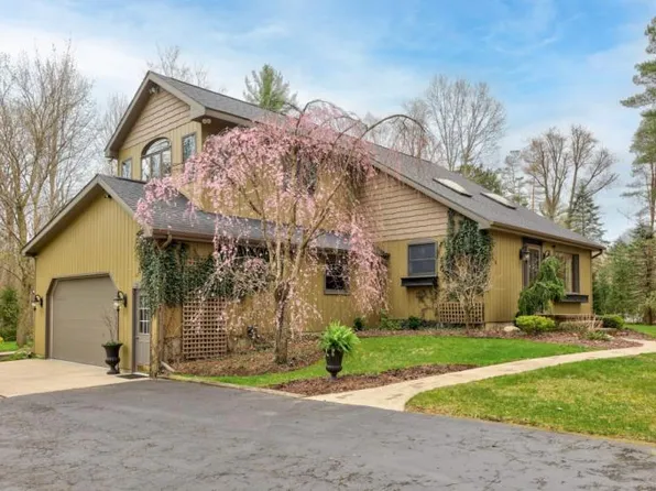 2289 E Deckerville Rd, Caro, MI 48723