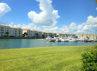 8 Harbour Isle Dr E UNIT 105, Fort Pierce, FL 34949