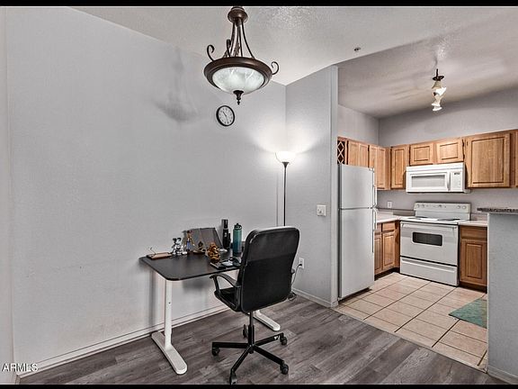 3rd image of 2929 W Yorkshire Dr Unit 2074