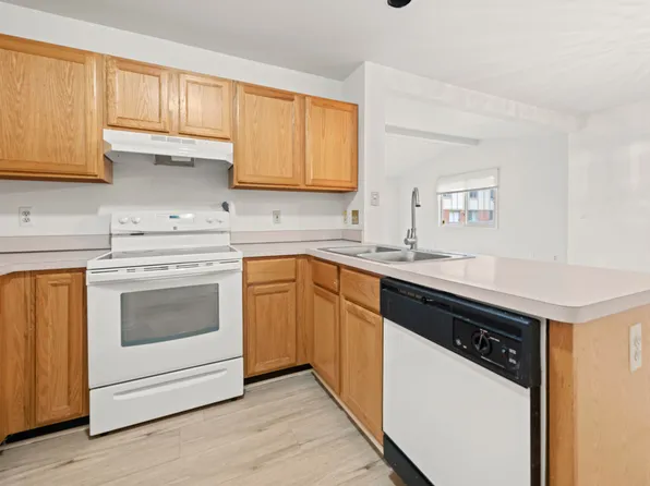 18449 Greenmeadow Dr, Clinton Township, MI 48038