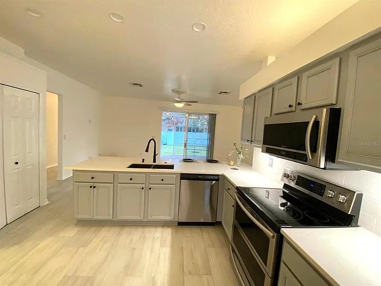 3837 Fallscrest Cir — Photo 4
