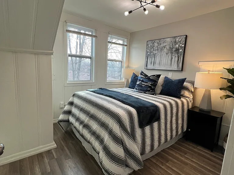 1084 Van Dyke St #301 — Photo 17