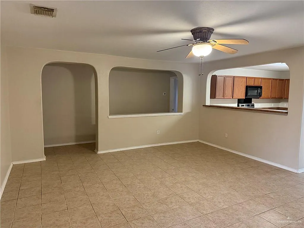 3 bed, 2.0 bath, 1670 sqft, $1,750 — Photo 2