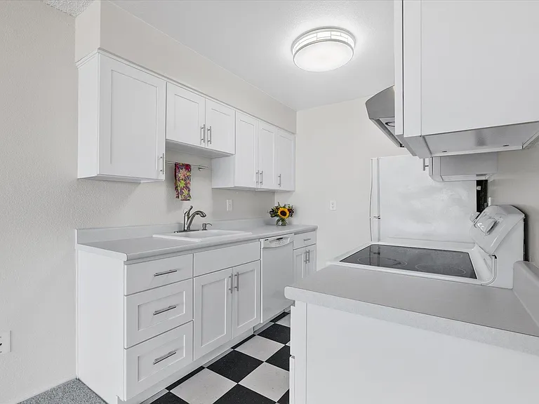 1156 Alki Ave SW — Photo 11