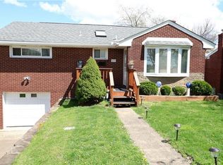 433 Macassar Dr, Pittsburgh, PA 15236