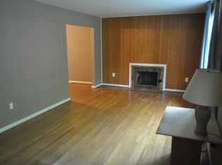 8206 Springfield Village Dr, Springfield, VA 22152