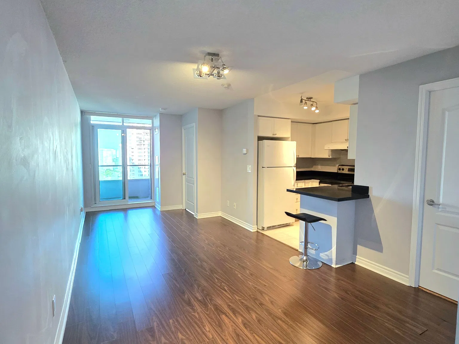 1 bed, $2,120 — Photo 2