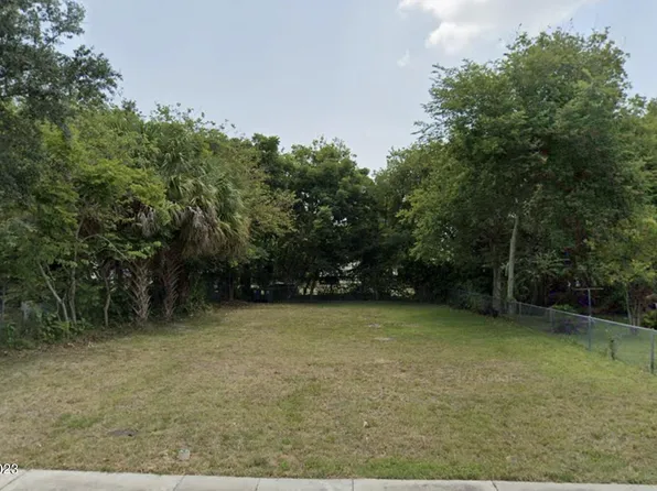 133 N Helme Pl, Daytona Beach, FL 32114