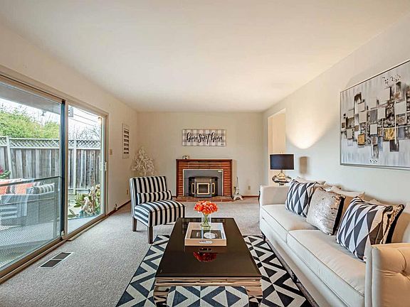 3rd image of 5328 Estrade Dr