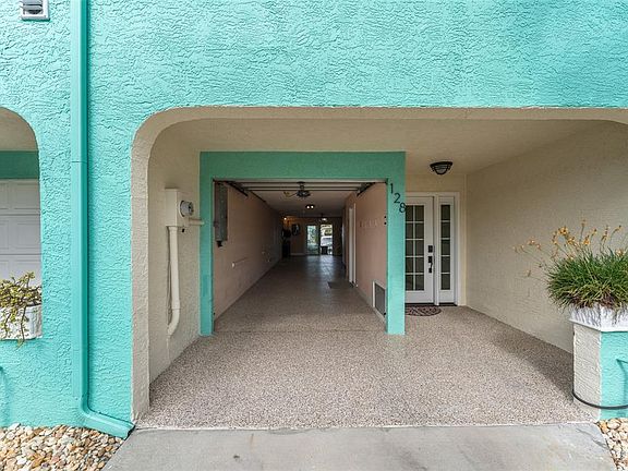 5th image of 128 Marcdale Blvd