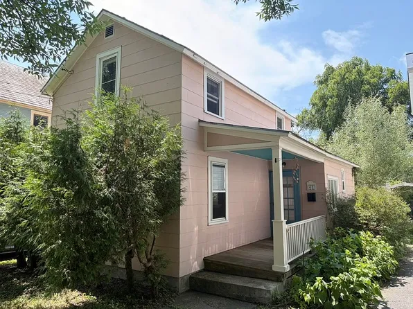61 Charlotte St, Burlington, VT 05401