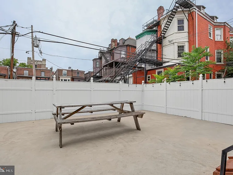 4011 Pine St — Photo 11
