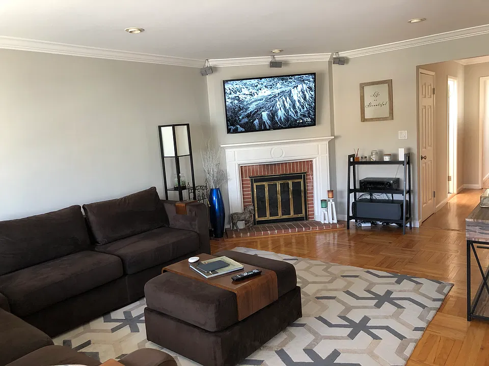 2443 38th Ave