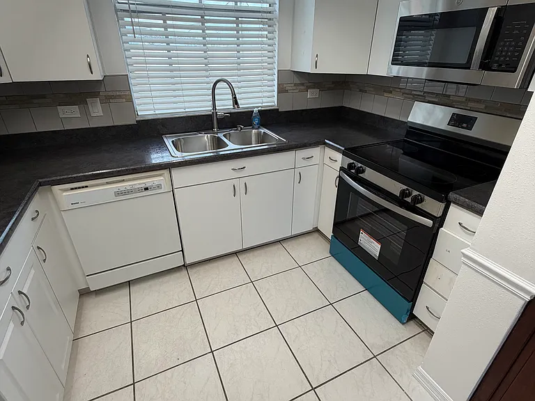 810 Oakgrove Dr #281 — Photo 8