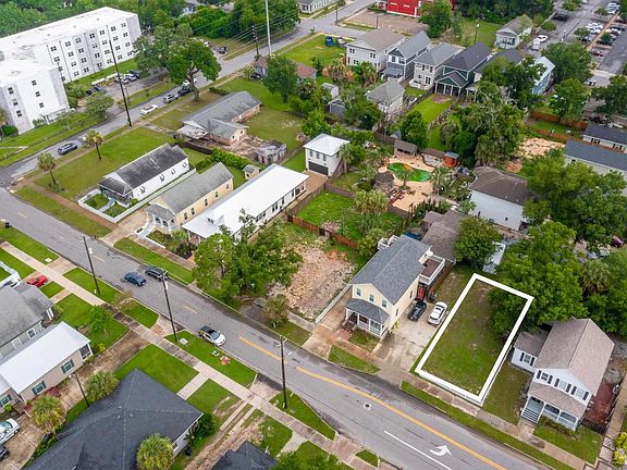 3rd image of 502 W Gregory St