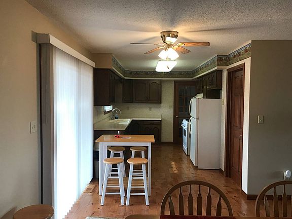 5th image of 315 W Apple St