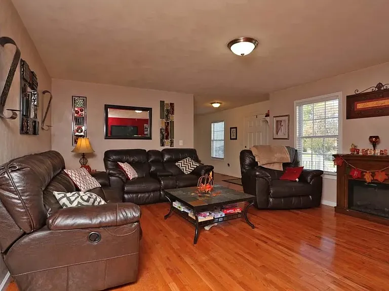 2615 Paddington Station Ln — Photo 9