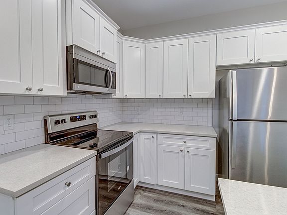 5th image of 15108 Lamar Ave #B