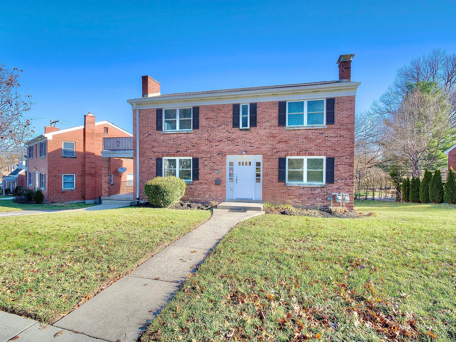 2 bed, 2.0 bath, 1998 sqft, $1,575 — Photo 1