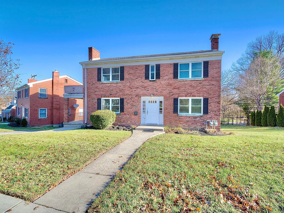 114 Basswood Cir #1
