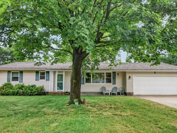 1204 River Heights Rd, Menomonie, WI 54751