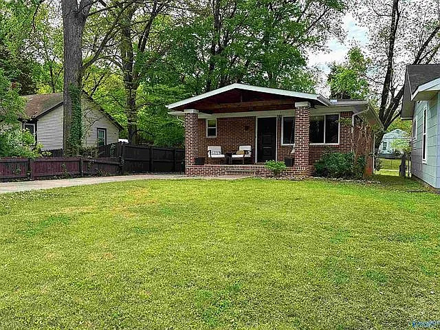 3 bed, 1270 sqft, $2,100 — Photo 2