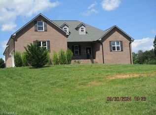 122 Fritts Farm Ct, Lexington, NC 27295