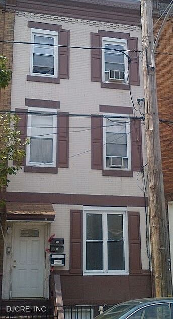 1st image of 1806 S 17th St Floor 1