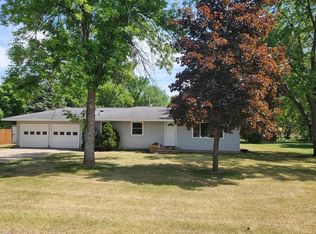 5620 Walnut Dr, Saint Cloud, MN 56303